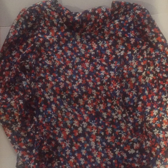 FloweryBlouse - Picture 1 of 4